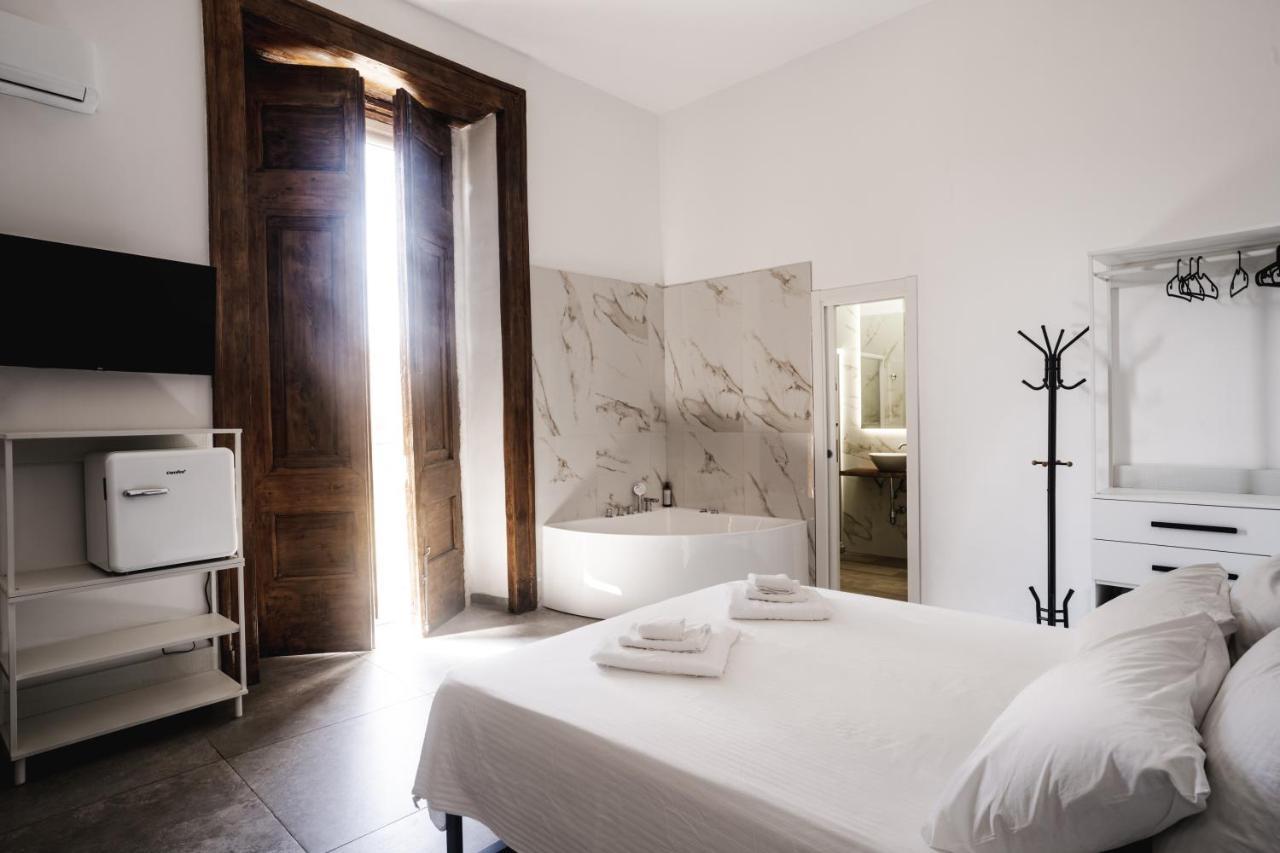 La Bella Vita Luxury Apartament And Travel Solution เนเปิลส์ ภายนอก รูปภาพ