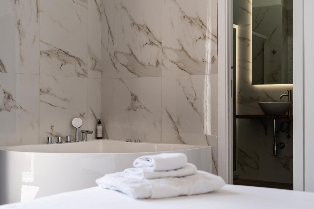 La Bella Vita Luxury Apartament And Travel Solution เนเปิลส์ ภายนอก รูปภาพ