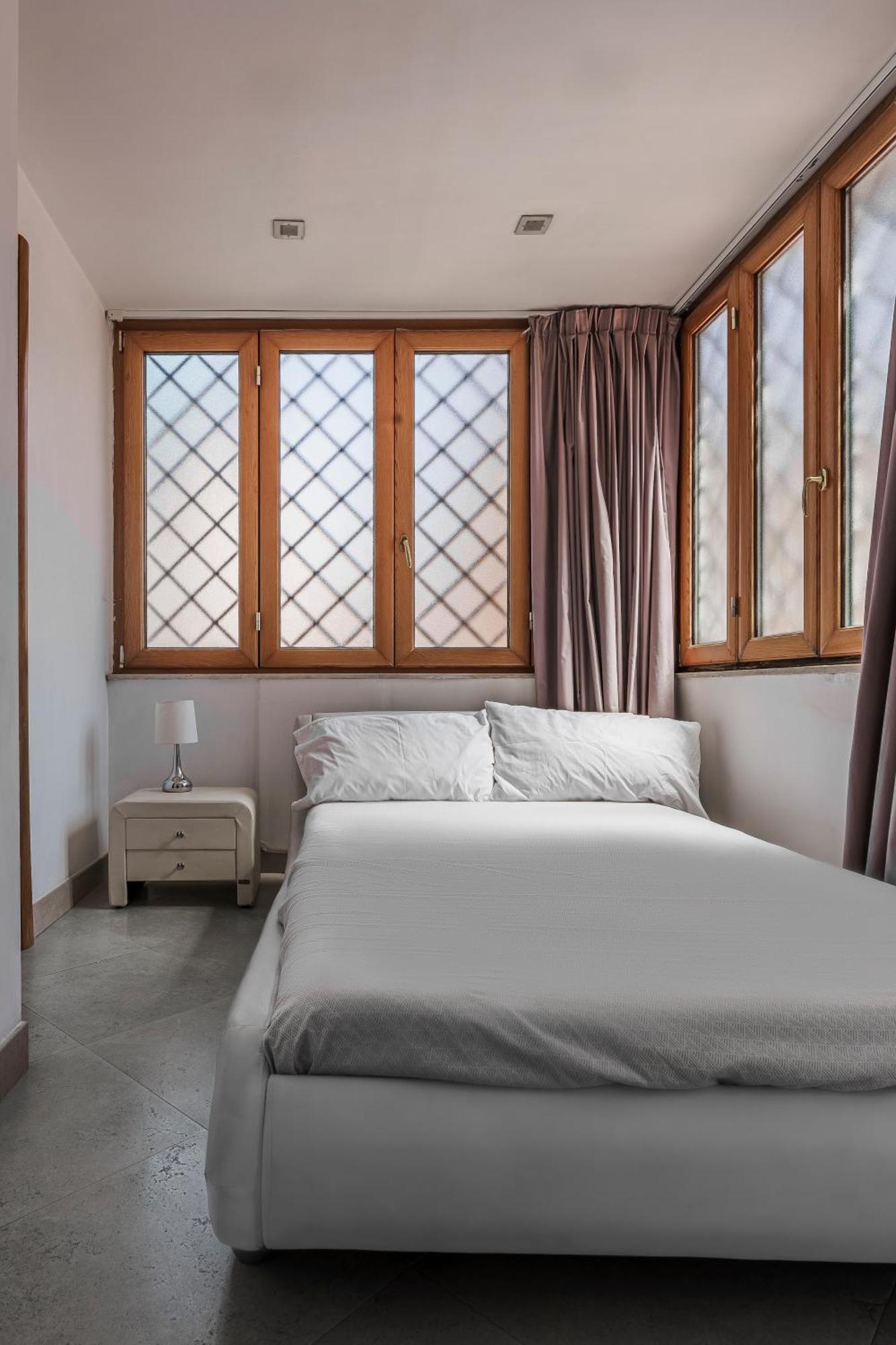 La Bella Vita Luxury Apartament And Travel Solution เนเปิลส์ ภายนอก รูปภาพ