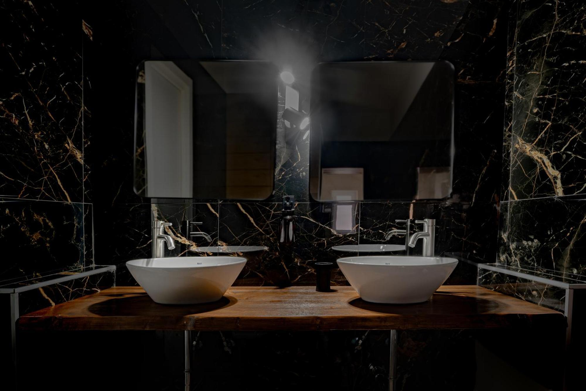 La Bella Vita Luxury Apartament And Travel Solution เนเปิลส์ ภายนอก รูปภาพ